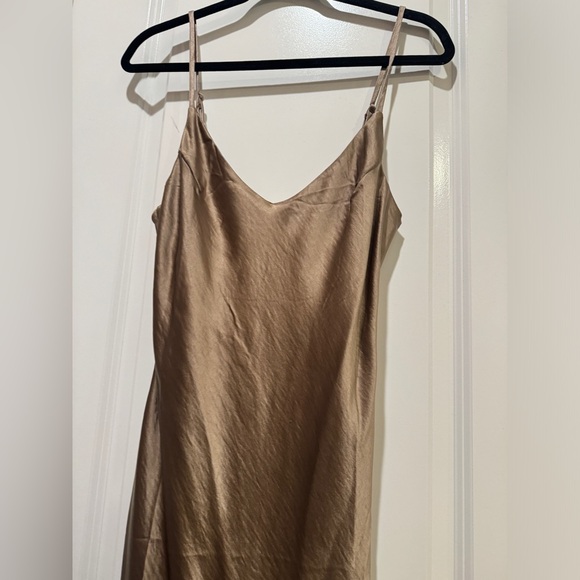 Oak + Fort NWT midi slip dress in taupe size medium - Picture 8 of 10